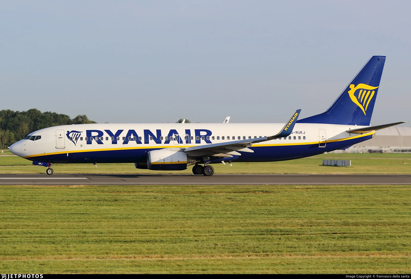 Ryanair UK G-RUKJ B738