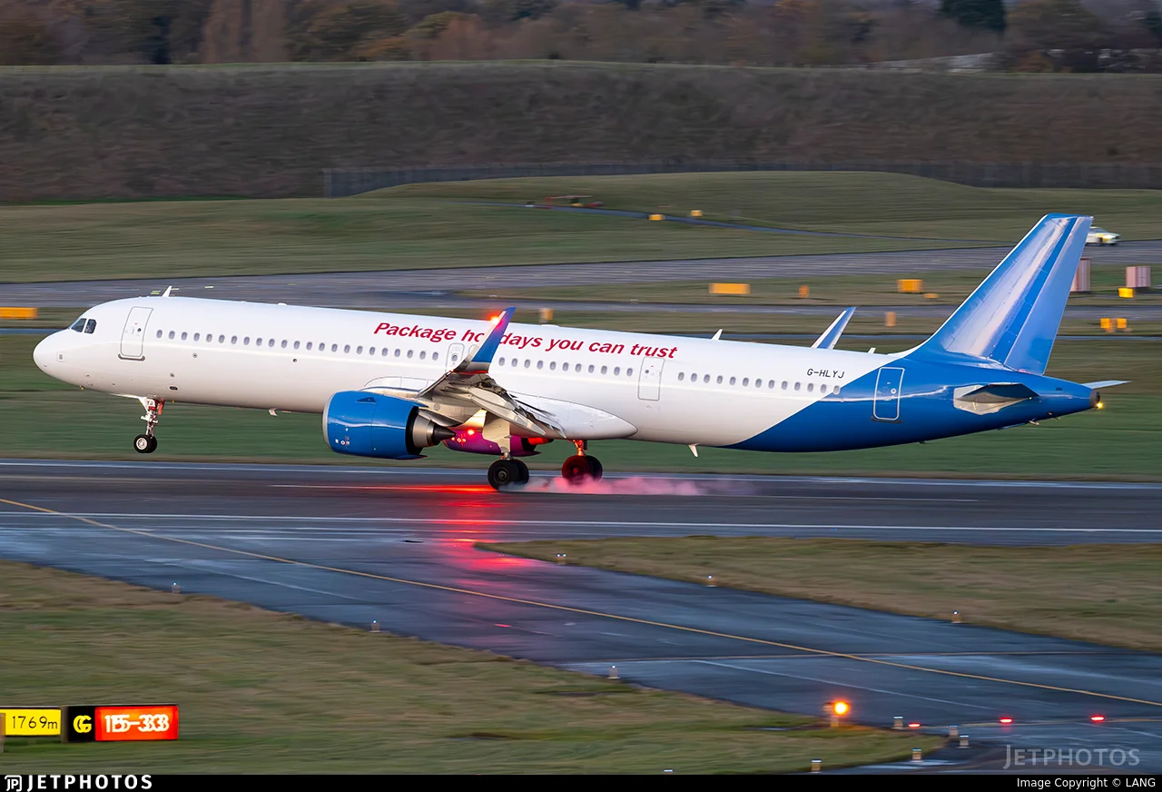 Jet2 G-HLYJ A21N
