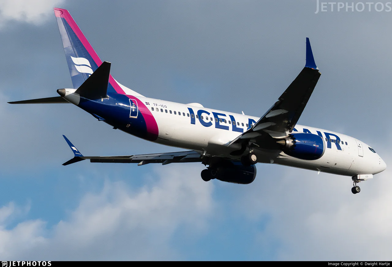 Icelandair TF-ICO B38M