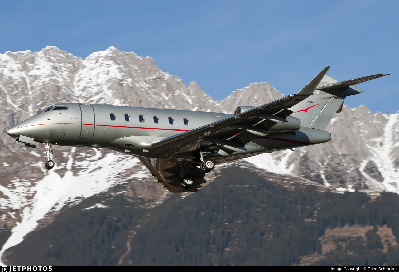 VistaJet 9H-VCY CL35
