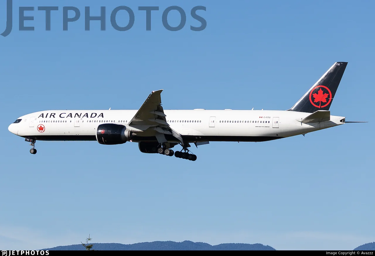 Air Canada C-FITU B77W