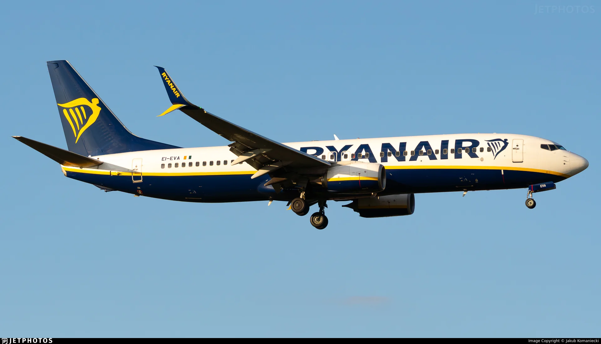 Ryanair EI-EVA B738