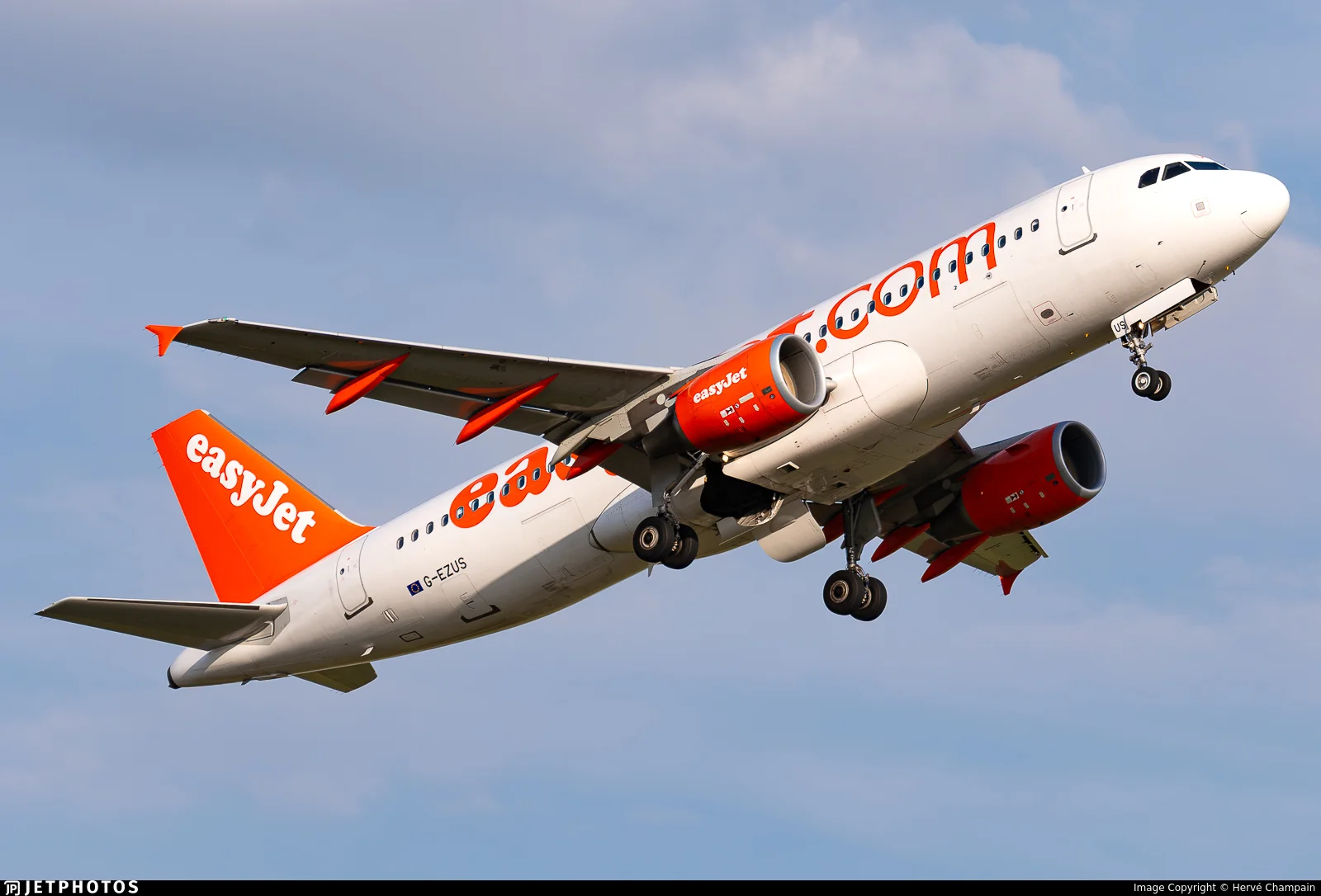 easyJet G-EZUS A320