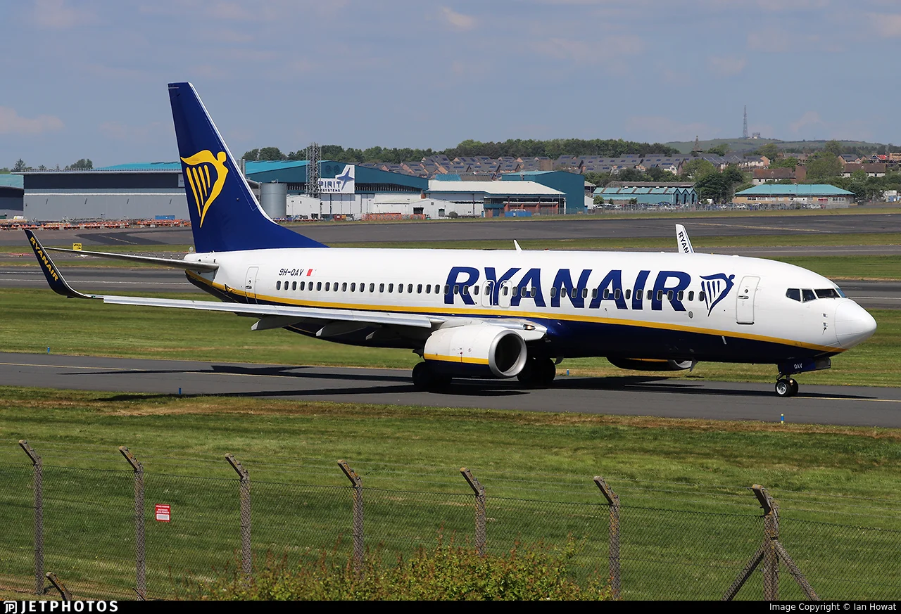 Ryanair 9H-QAV B738