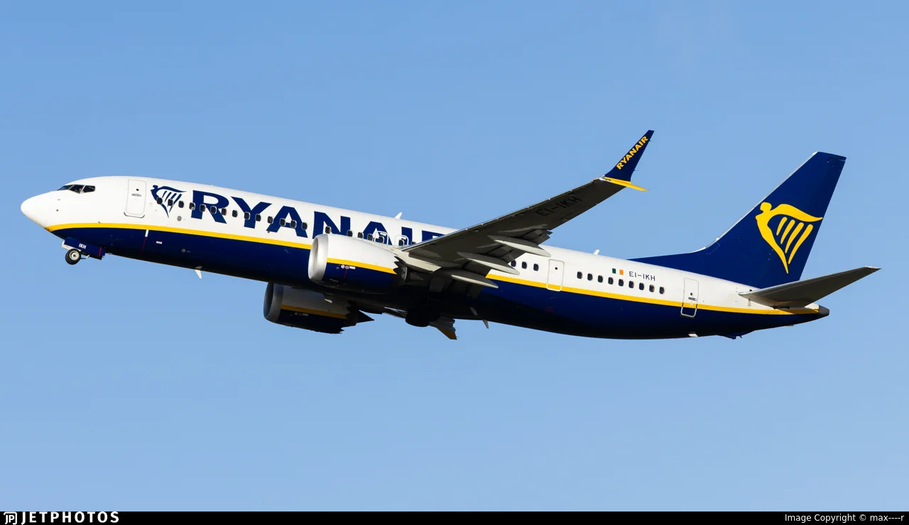Ryanair EI-IKH B38M