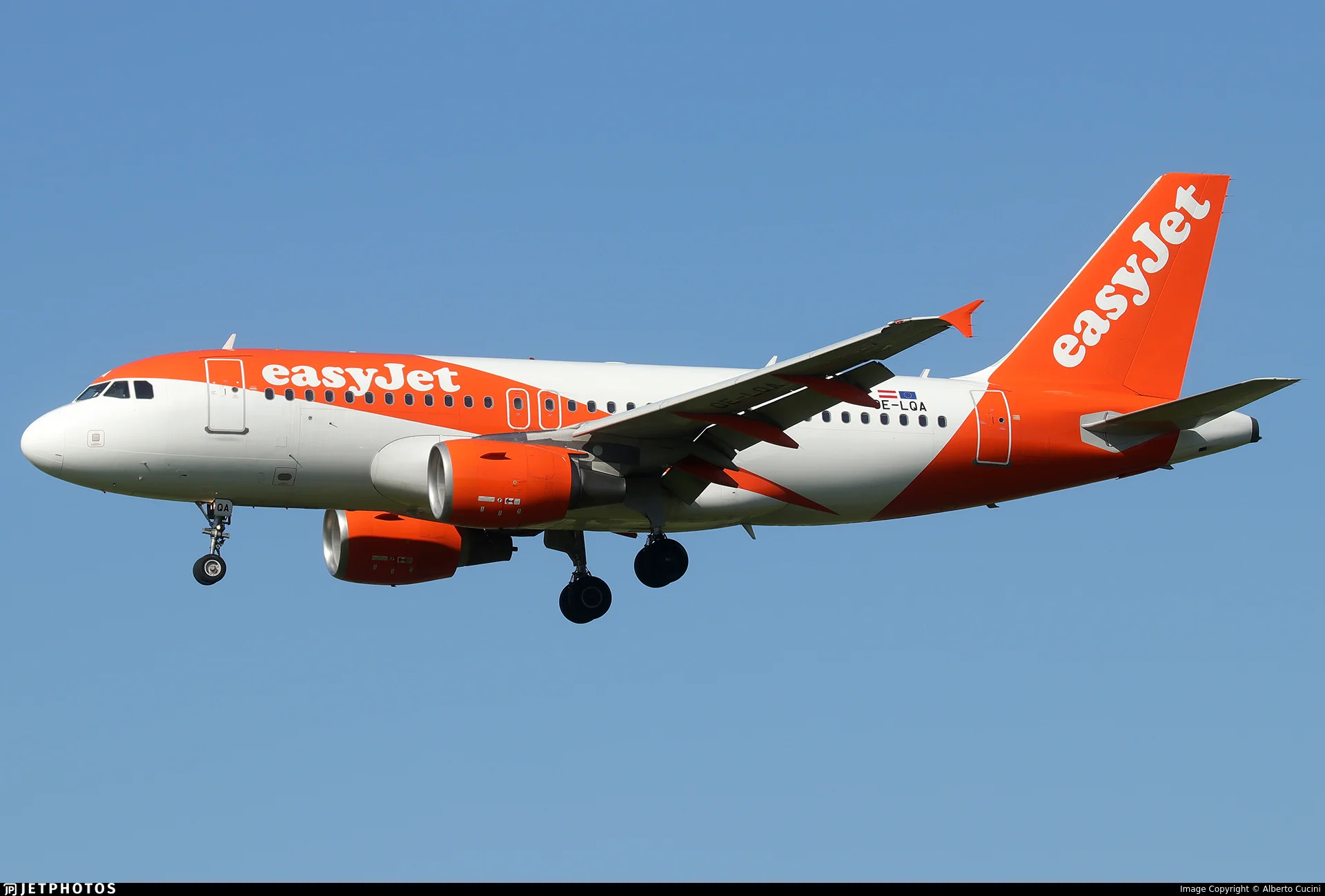 easyJet Europe OE-LQA A319