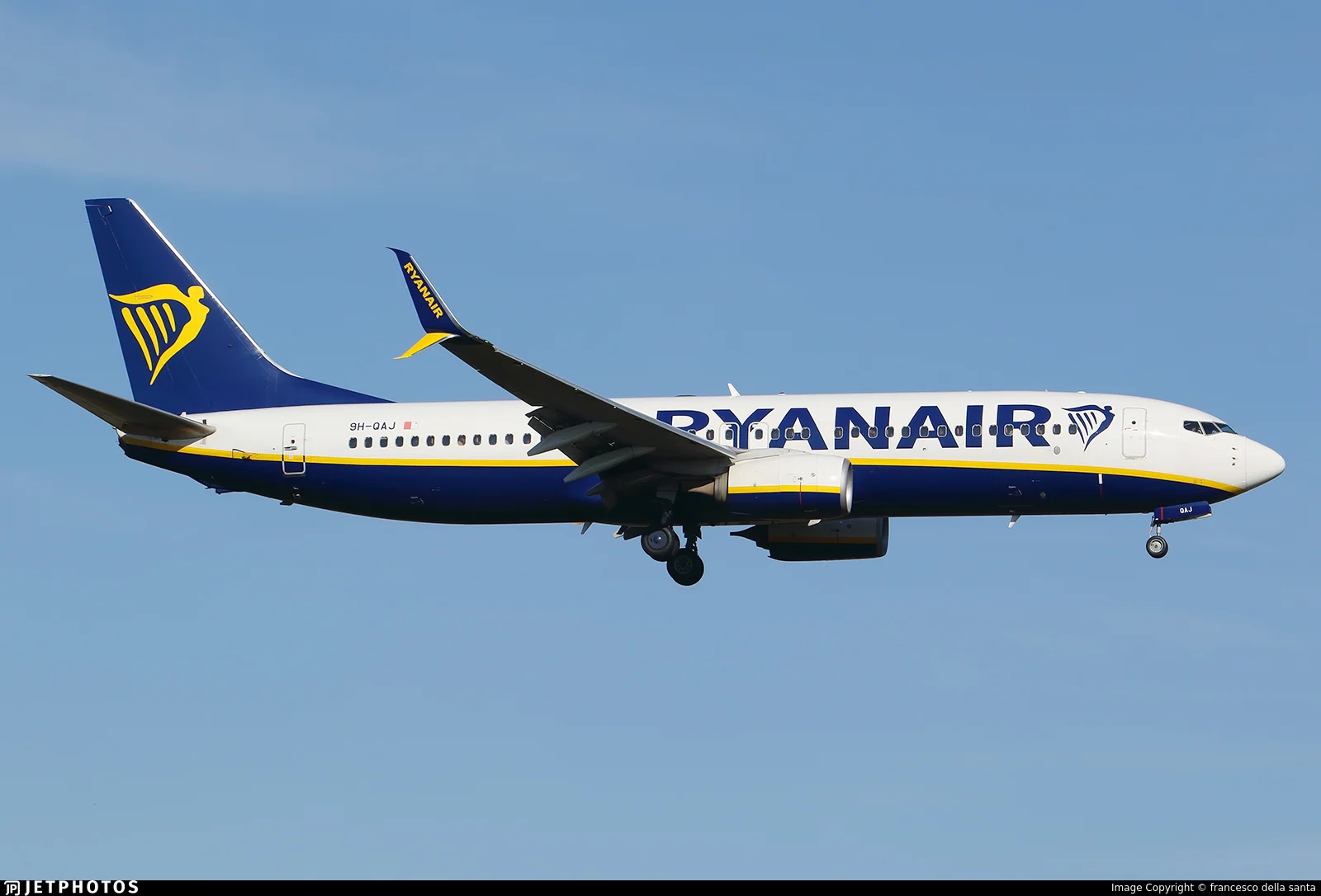 Ryanair 9H-QAJ B738