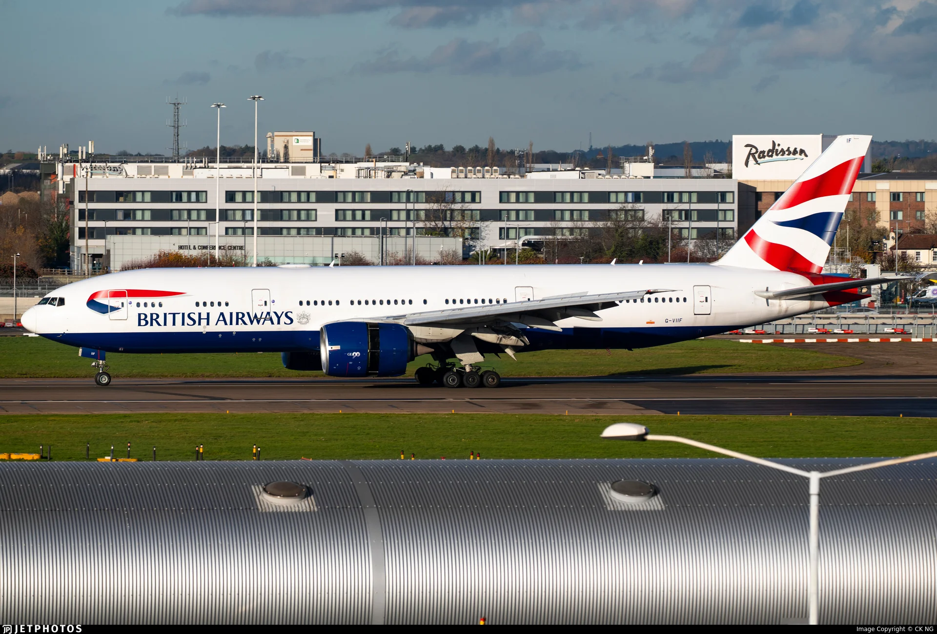 British Airways G-VIIF B772