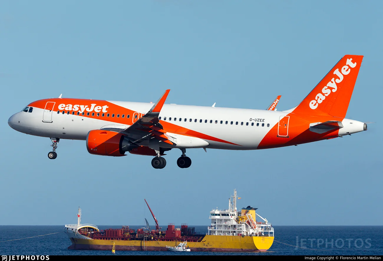 easyJet G-UZEE A20N