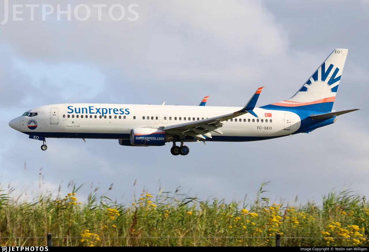 SunExpress TC-SEO B738