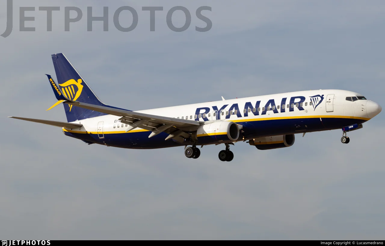 Ryanair EI-DWW B738