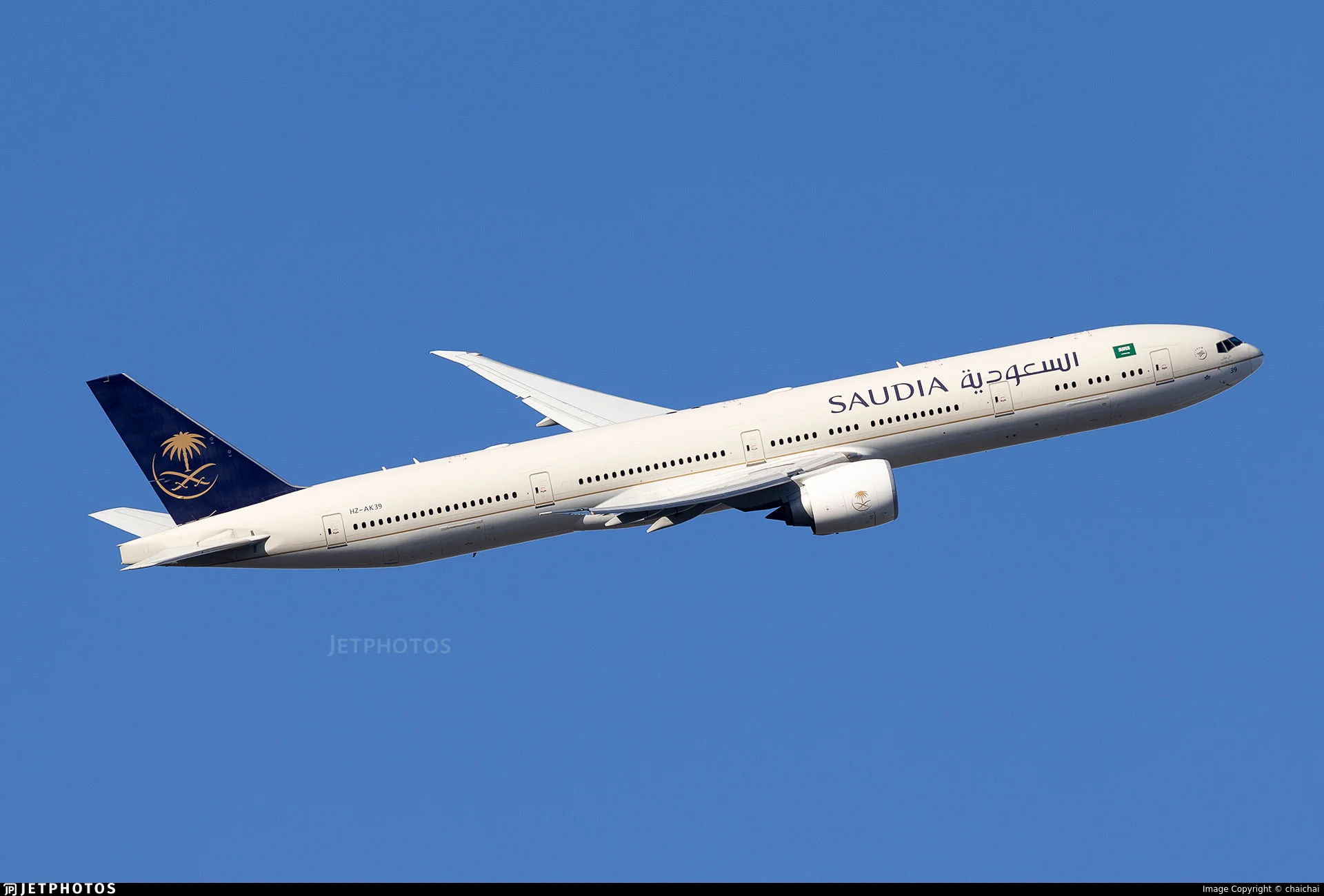 Saudia HZ-AK39 B77W