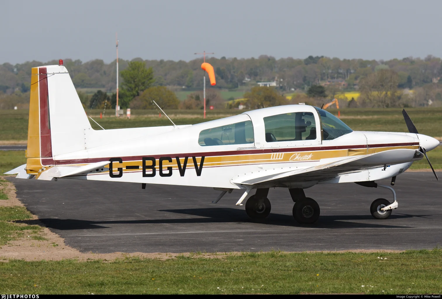 G-BGVV AA5