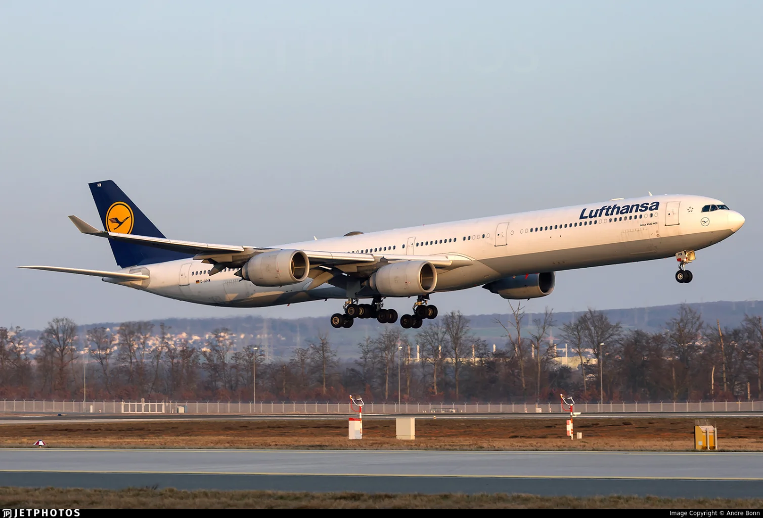 Lufthansa D-AIHW A346