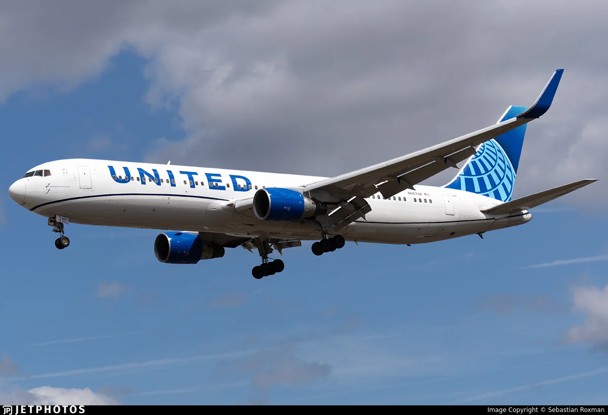 United Airlines N667UA B763