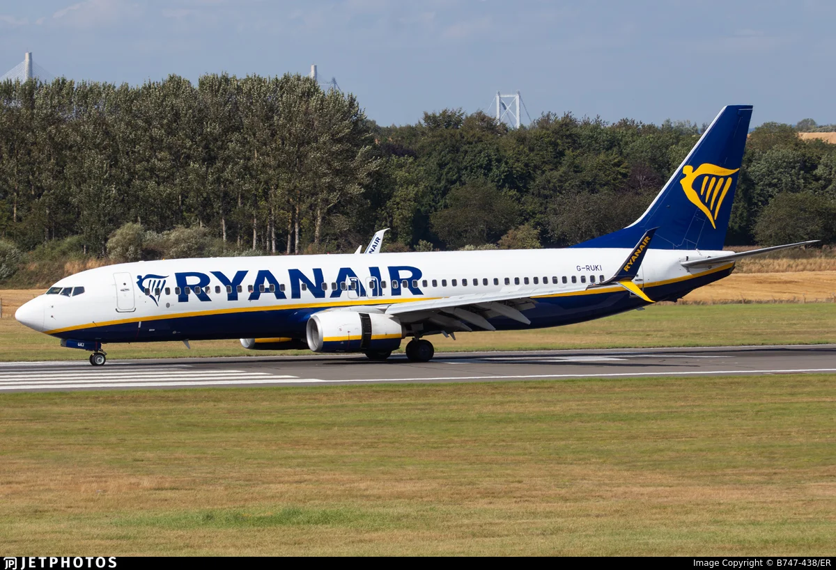 Ryanair UK G-RUKI B738