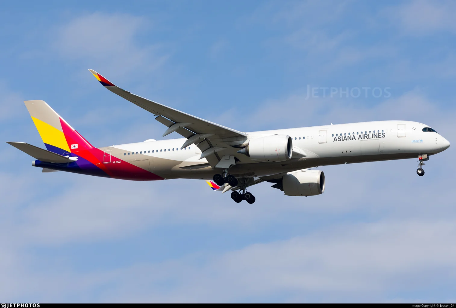 Asiana Airlines HL8521 A359