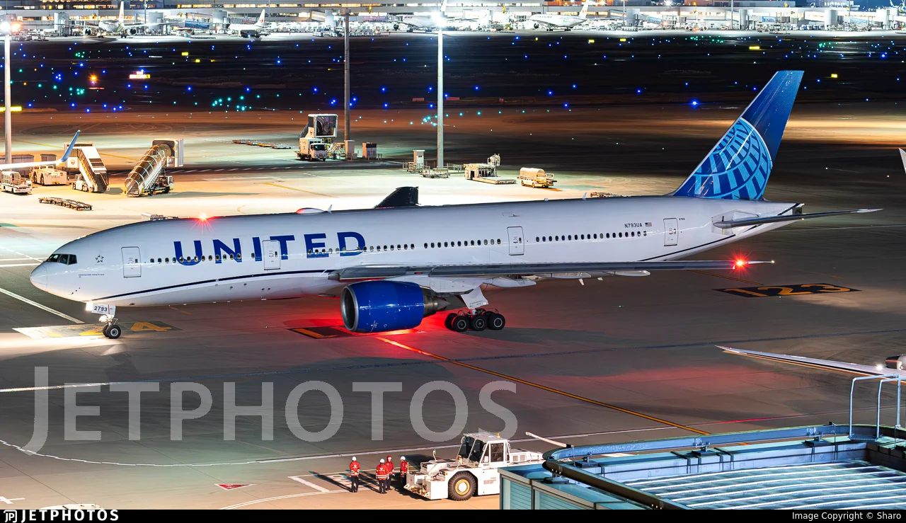 United Airlines N793UA B772