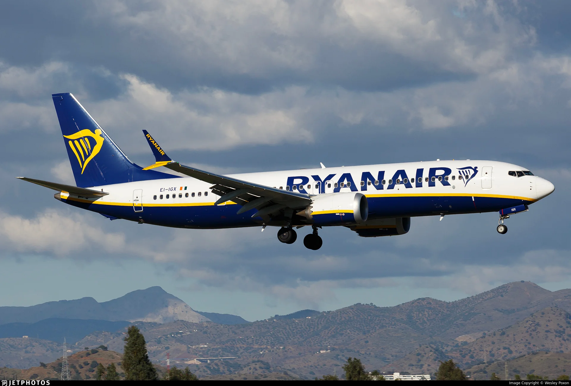 Ryanair EI-IGX B38M