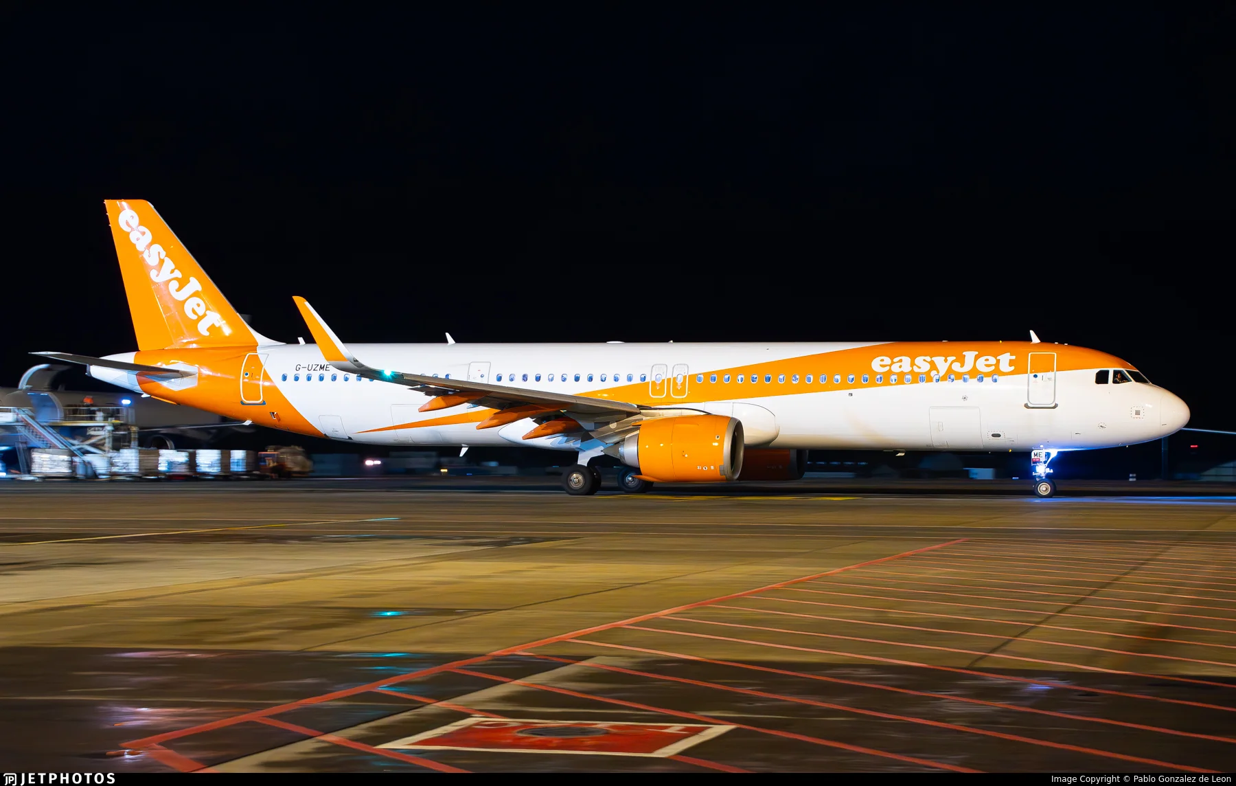 easyJet G-UZME A21N