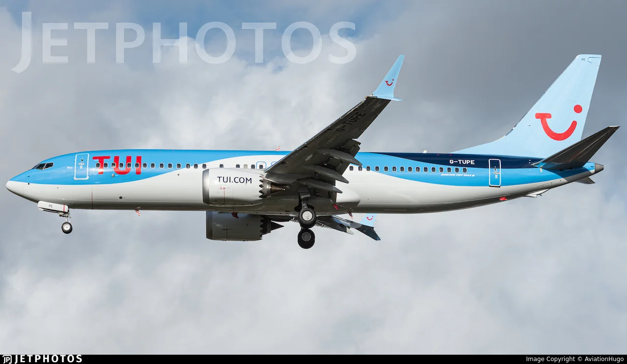 TUI Airways G-TUPE B38M