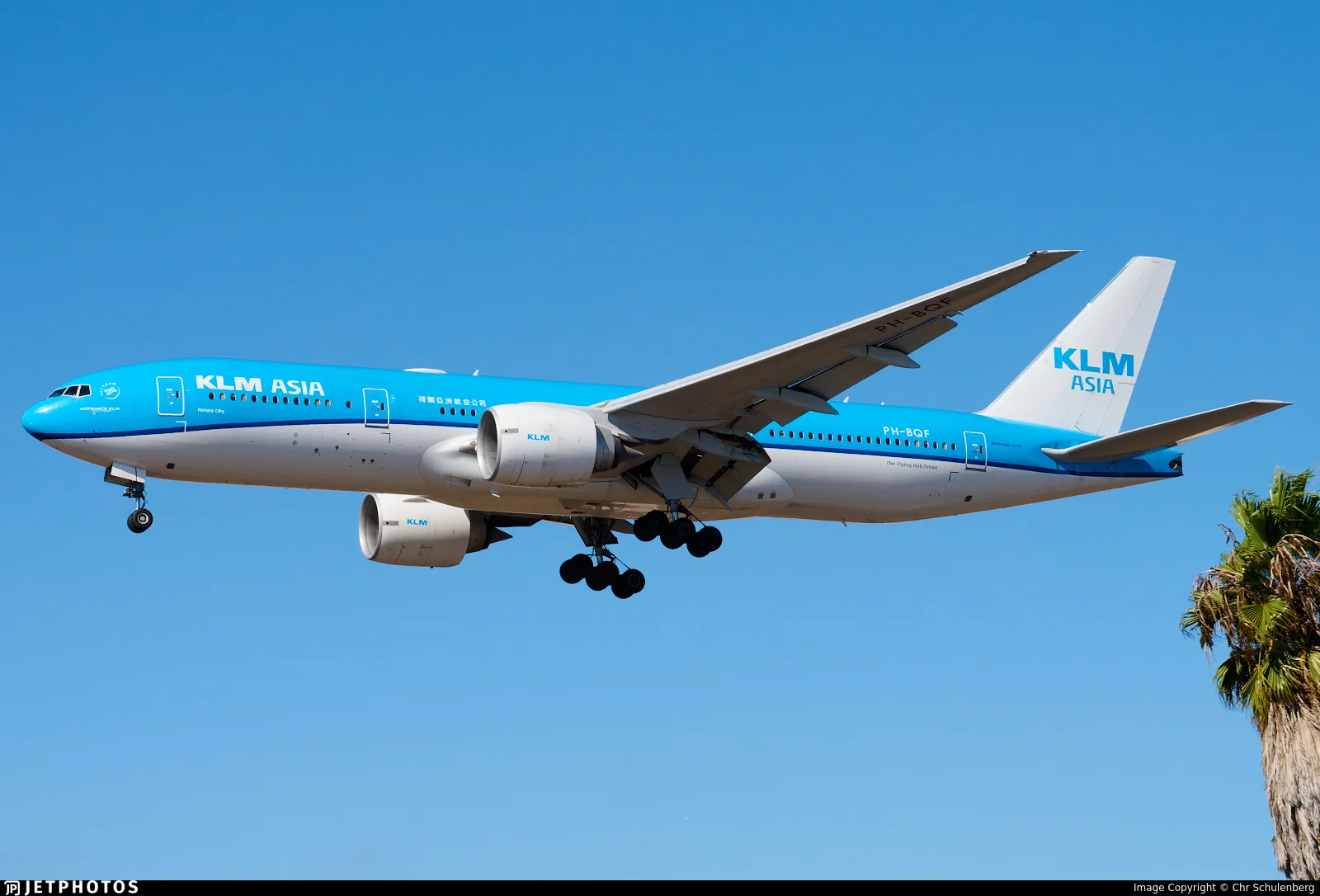KLM PH-BQF B772