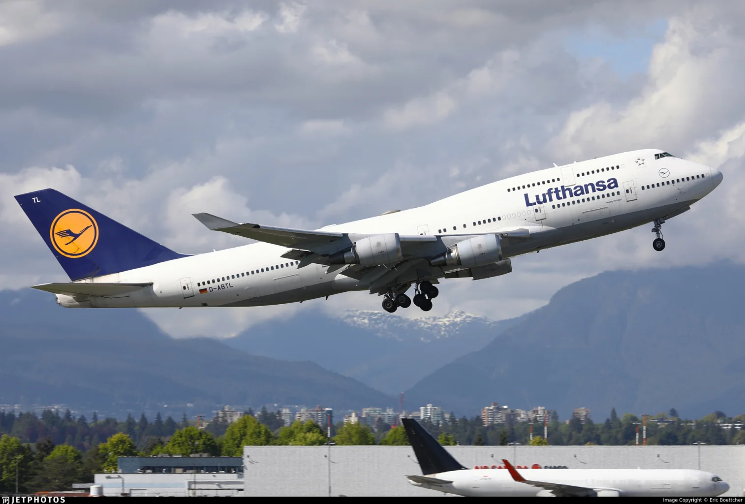 Lufthansa D-ABTL B744