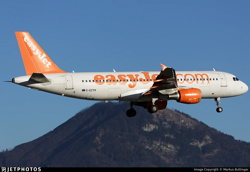 easyJet G-EZTH A320