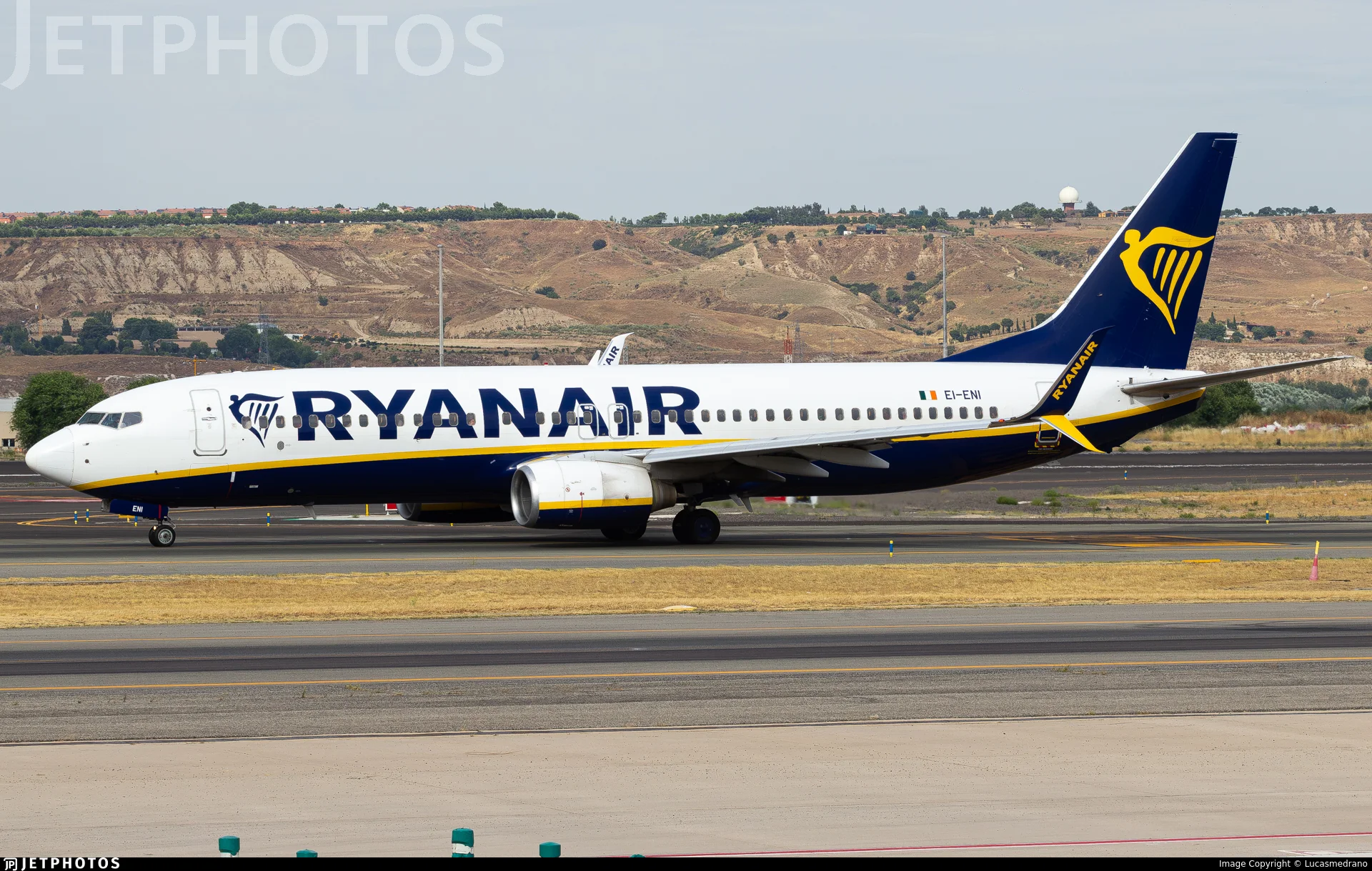 Ryanair EI-ENI B738
