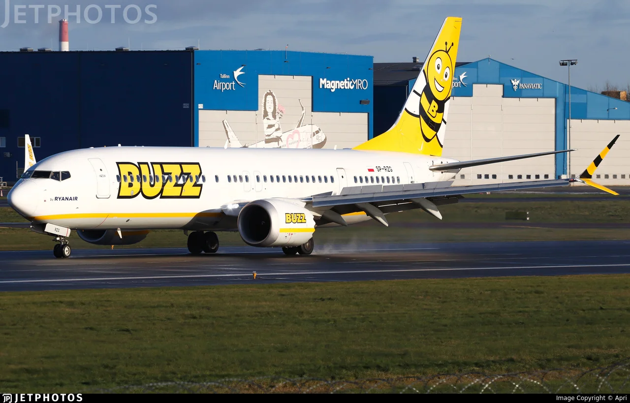 Ryanair SP-RZG B38M
