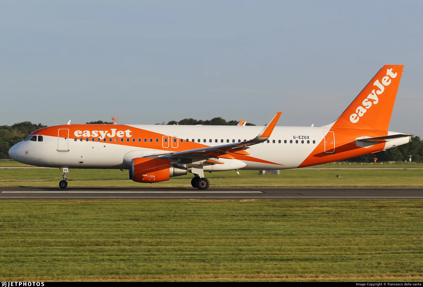 easyJet G-EZGX A320
