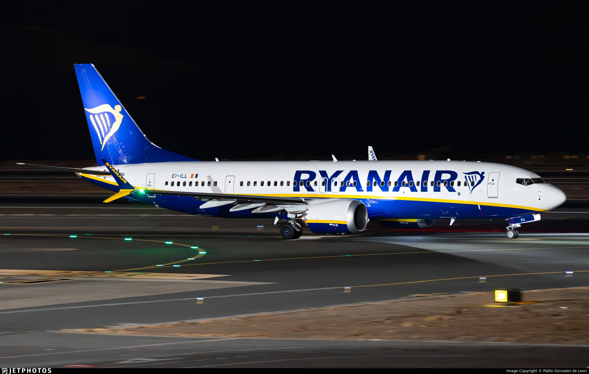 Ryanair EI-ILL B38M