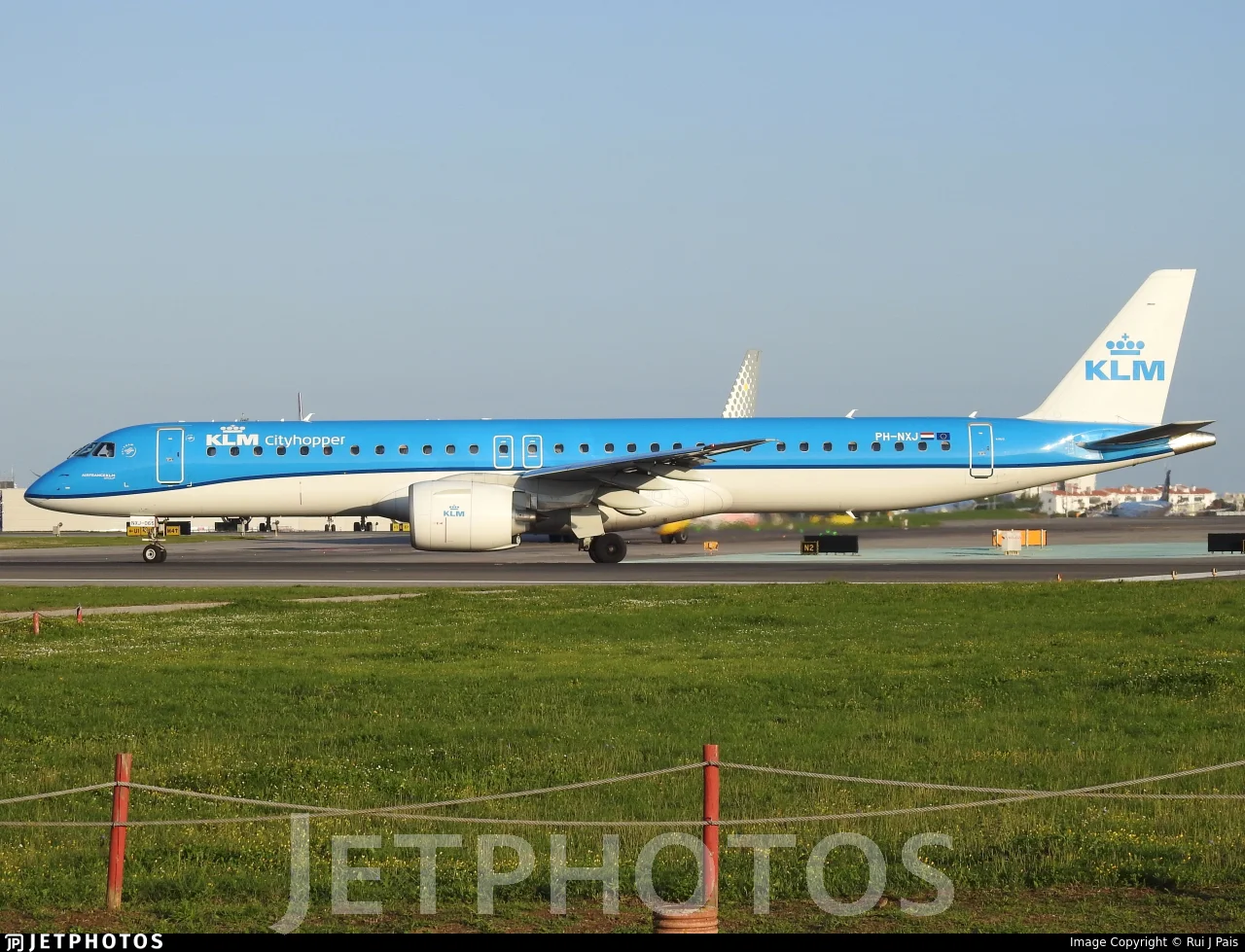 KLM PH-NXJ E295