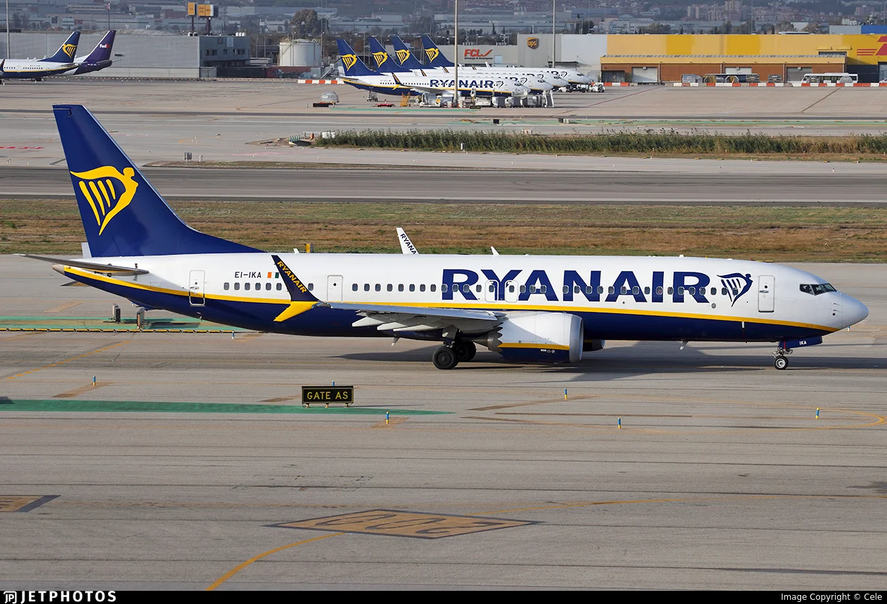 Ryanair EI-IKA B38M