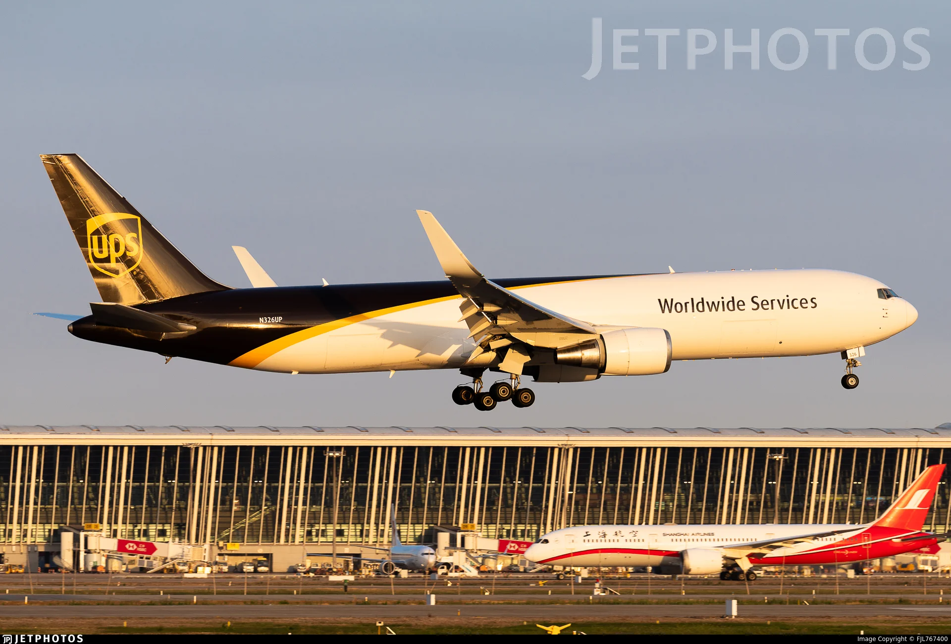 UPS N326UP B763