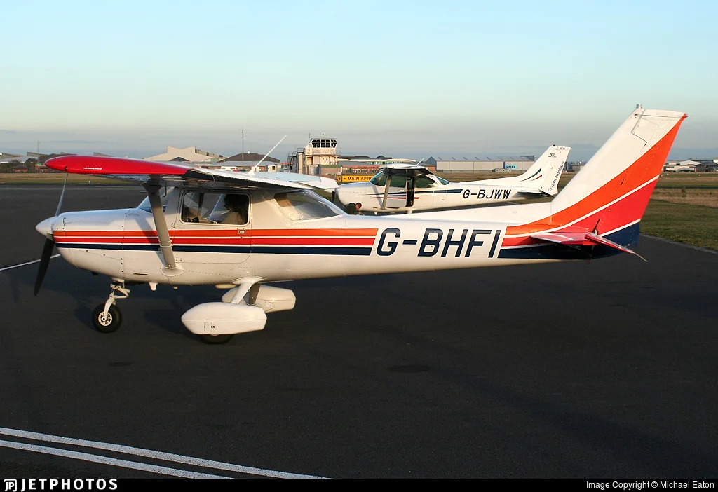 G-BHFI C152