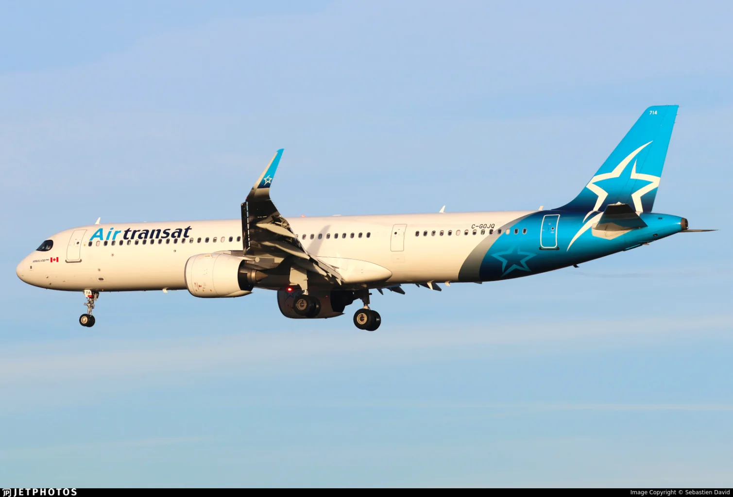 Air Transat C-GOJQ A21N