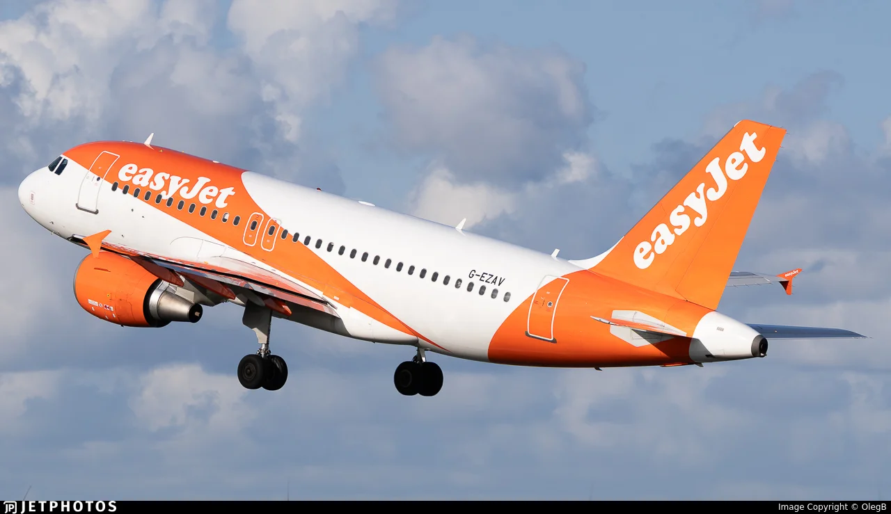 easyJet G-EZAV A319