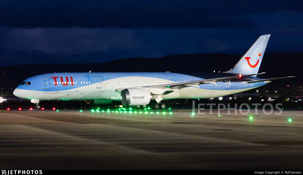 TUI Airways G-TUIL B789