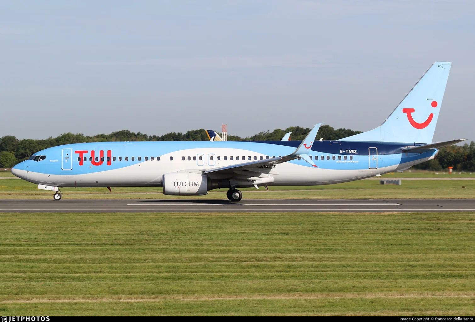 TUI Airways G-TAWZ B738