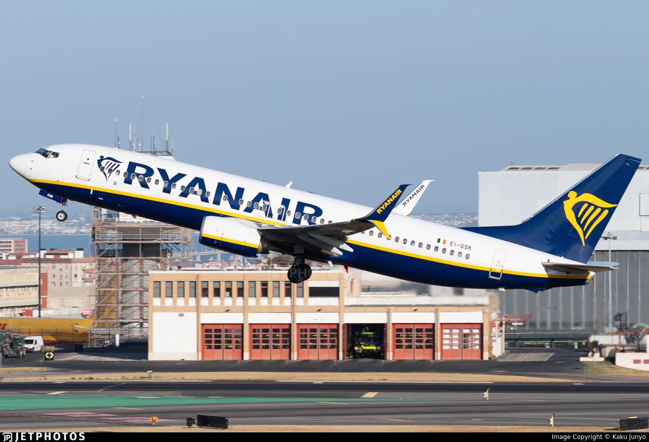 Ryanair EI-GSK B738