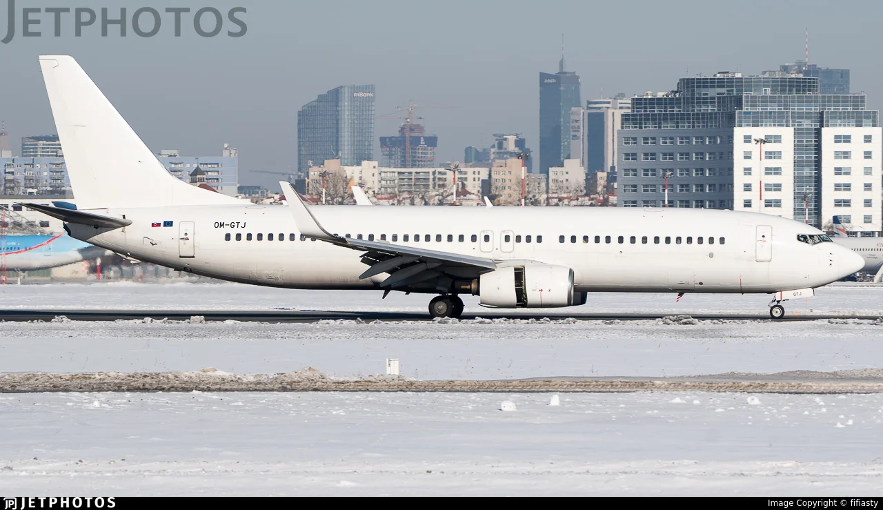 HiSky Europe OM-GTJ B738