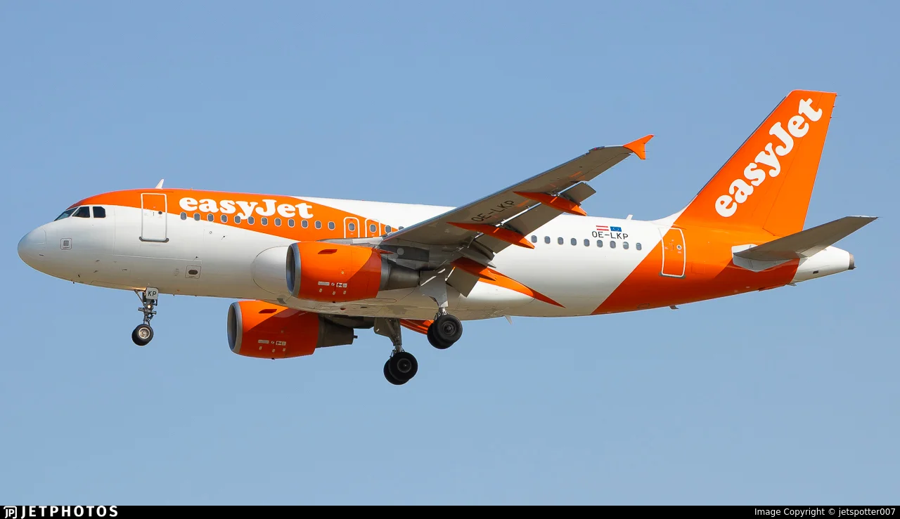 easyJet Europe OE-LKP A319