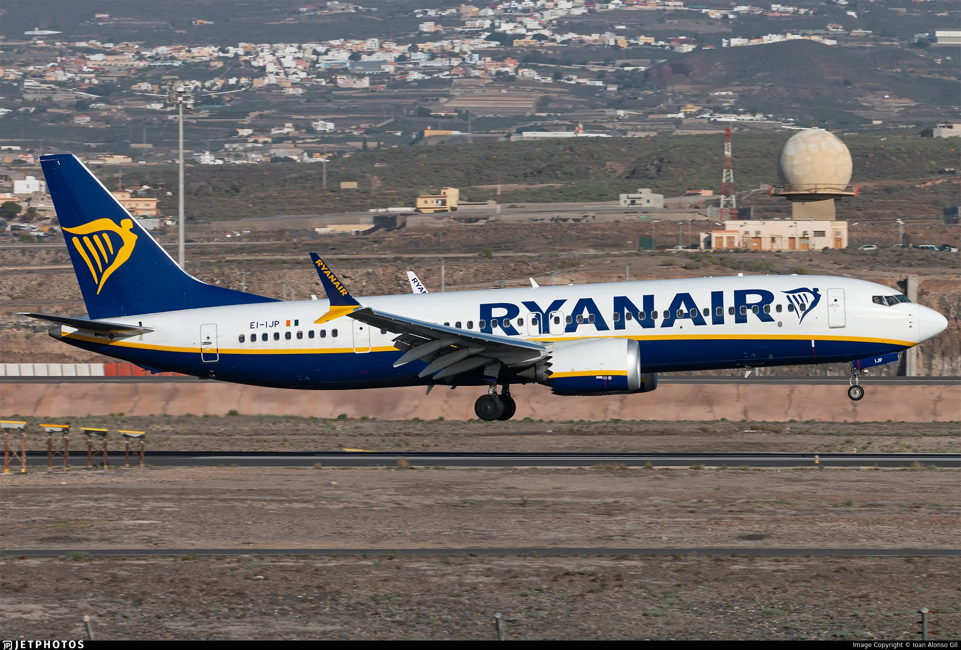 Ryanair EI-IJP B38M