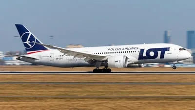 LOT Polish Airlines SP-LRD Boeing 787-8 Dreamliner