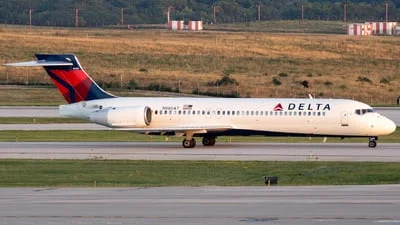 Delta Air Lines N980AT Boeing 717-2BD