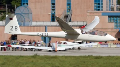 Private D-2128 Schempp-Hirth Duo Discus