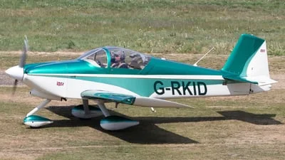 Private G-RKID Vans RV-6A