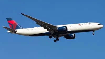 Delta Air Lines N403DX Airbus A330-941