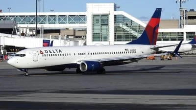 Delta Air Lines N385DN Boeing 737-832